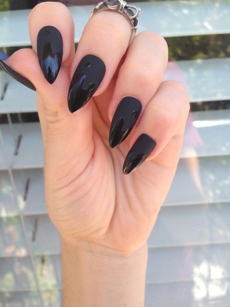 stiletto-matte-black-nails-10_5 Stiletto Unghii negre mat