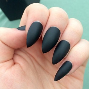 stiletto-matte-black-nails-10_7 Stiletto Unghii negre mat