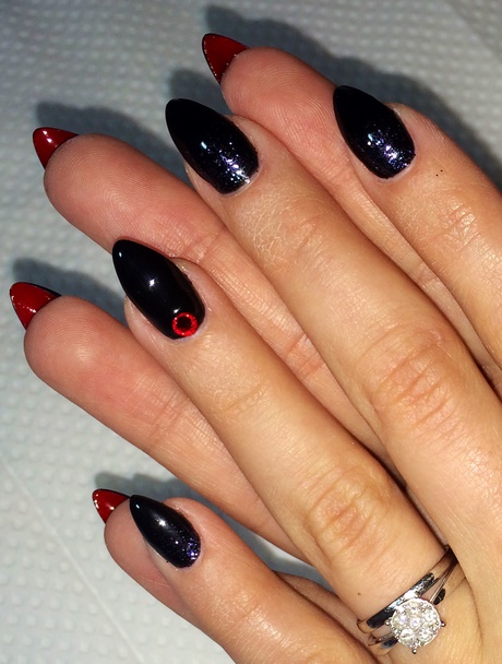 stiletto-nails-black-and-red-59_4 Stiletto Cuie negru și roșu