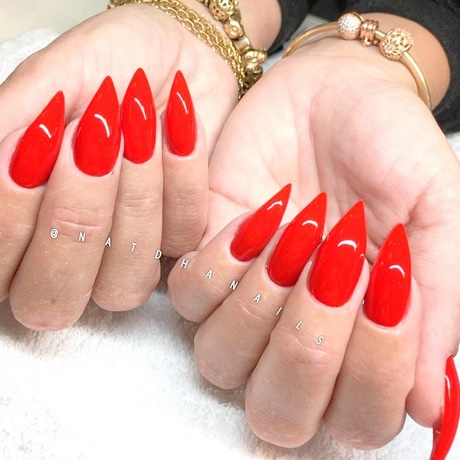 stiletto-nails-red-43_18 Stiletto Cuie roșu
