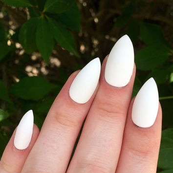 stiletto-nails-white-87_17 Unghii Stiletto alb