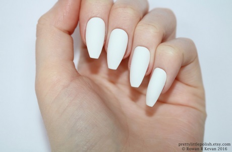 white-matte-nail-designs-11_15 Modele de unghii albe mat