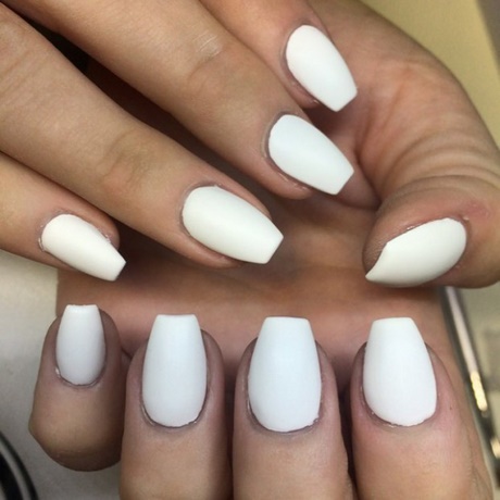 white-matte-nail-designs-11_5 Modele de unghii albe mat