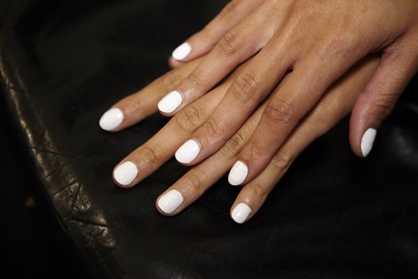 white-nail-polish-manicure-80_14 Alb lac de unghii manichiura