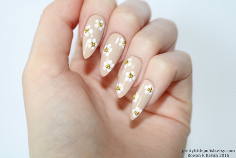 white-pointed-acrylic-nails-53_8 Unghii acrilice albe