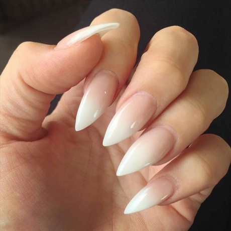 white-pointy-acrylic-nails-32_10 Unghii acrilice albe ascuțite