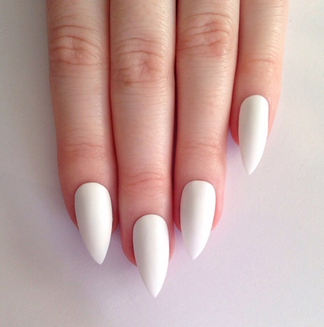white-pointy-acrylic-nails-32_4 Unghii acrilice albe ascuțite