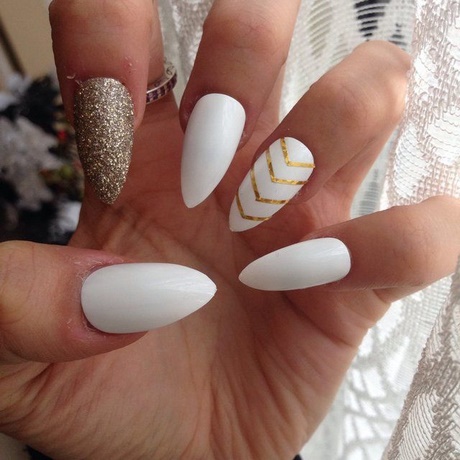 white-pointy-nail-designs-62_2 Modele albe de unghii ascuțite