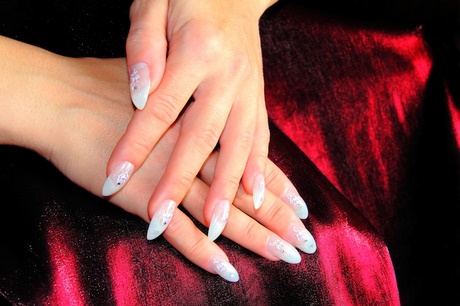white-pointy-nail-designs-62_3 Modele albe de unghii ascuțite