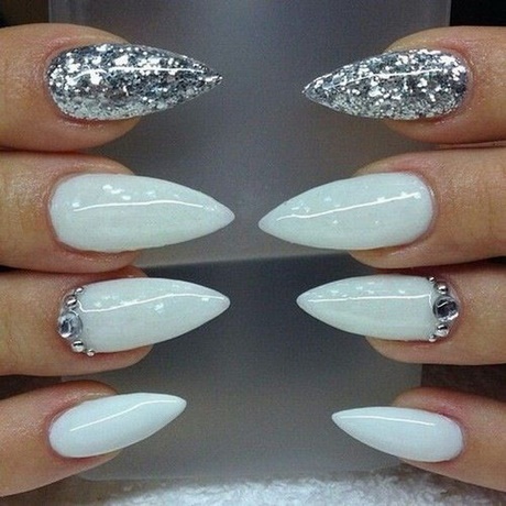 white-pointy-nail-designs-62_4 Modele albe de unghii ascuțite