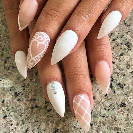 white-pointy-nail-designs-62_7 Modele albe de unghii ascuțite