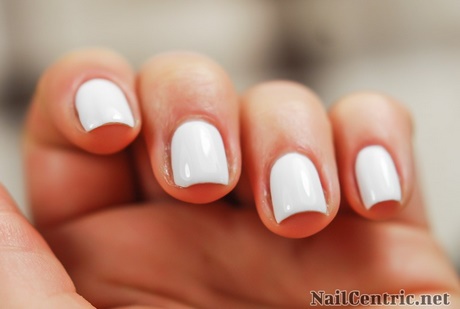 white-polish-nails-34_10 Unghii albe poloneze