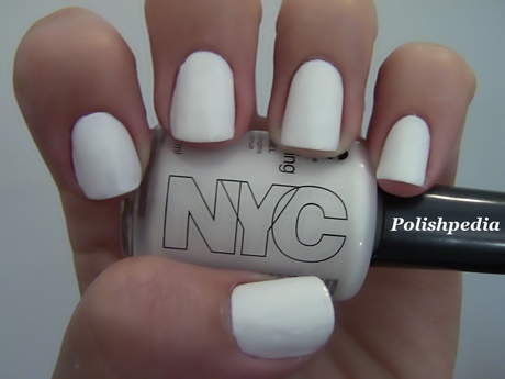 white-polish-nails-34_15 Unghii albe poloneze