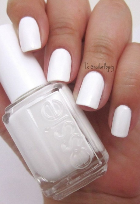 white-polish-nails-34_17 Unghii albe poloneze