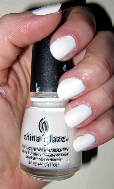 white-polish-nails-34_9 Unghii albe poloneze