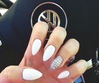 white-short-stiletto-nails-89_13 Alb scurt stiletto Cuie