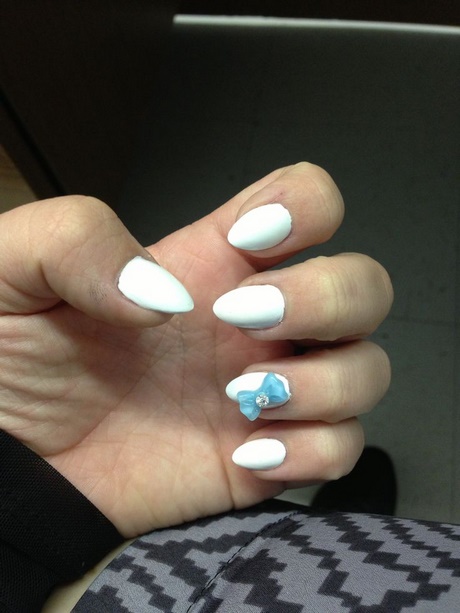 white-short-stiletto-nails-89_5 Alb scurt stiletto Cuie