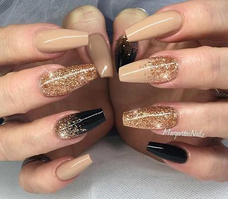 black-and-gold-glitter-nails-74_15 Unghii cu sclipici negre și aurii