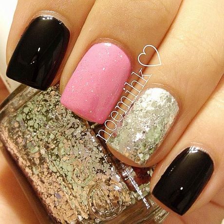 black-and-pink-glitter-nails-26 Negru și roz unghii sclipici