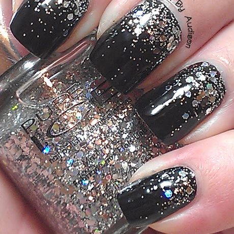 black-and-silver-glitter-nails-02_12 Unghii cu sclipici negre și argintii