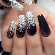 black-sparkly-nails-04_11 Unghii negre sclipitoare