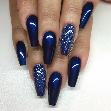 blue-and-glitter-nails-43 Unghii albastre și sclipici