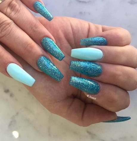 blue-and-glitter-nails-43_3 Unghii albastre și sclipici
