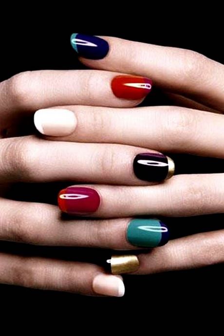 easy-two-color-nail-designs-28_15 Ușor două modele de unghii de culoare