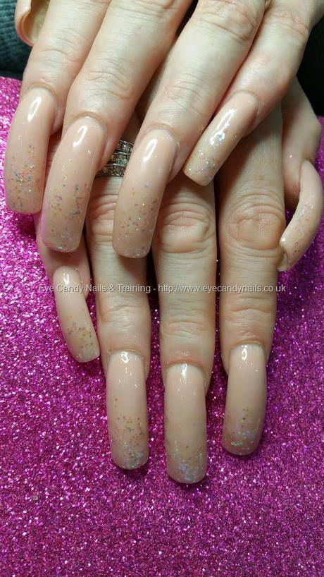 glitter-fade-nails-55_12 Sclipici se estompeze unghiile