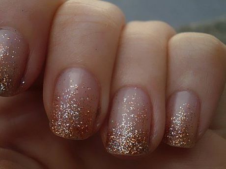glitter-fade-nails-55_14 Sclipici se estompeze unghiile