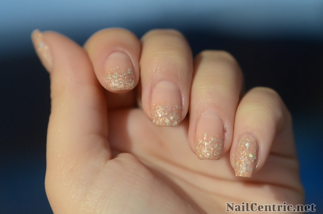 gold-glitter-manicure-01_19 Manichiura cu sclipici de aur