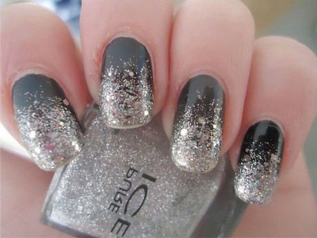 grey-and-silver-nail-designs-53_20 Modele de unghii gri și argint