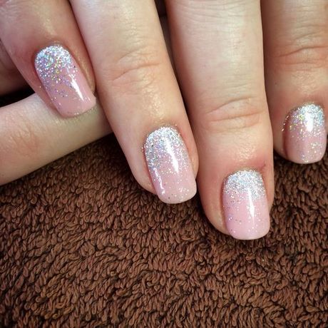 light-pink-nails-with-glitter-77_10 Unghii roz deschis cu sclipici