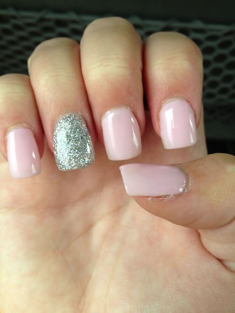 light-pink-nails-with-glitter-77_17 Unghii roz deschis cu sclipici