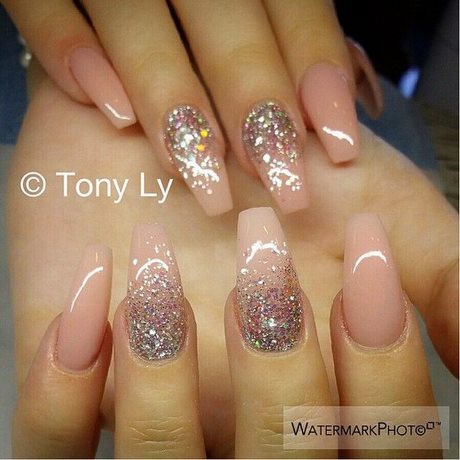 light-pink-nails-with-glitter-77_6 Unghii roz deschis cu sclipici
