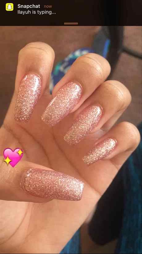 light-pink-with-glitter-nails-77_14 Roz deschis cu unghii sclipitoare