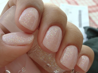 light-pink-with-glitter-nails-77_5 Roz deschis cu unghii sclipitoare