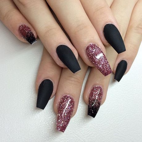 matte-black-nails-with-glitter-55_15 Unghii negre mat cu sclipici