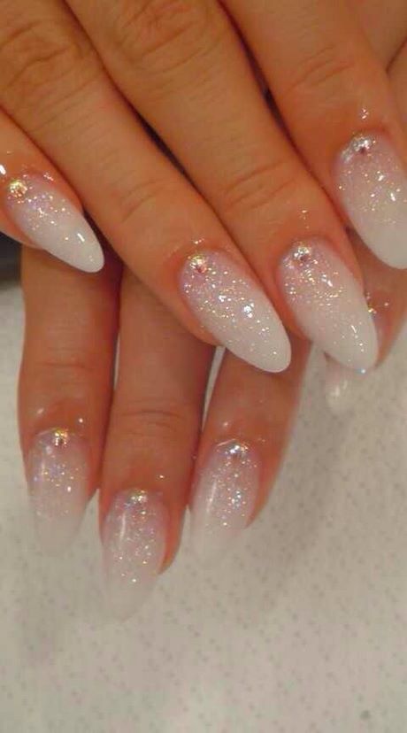 nails-white-glitter-09_16 Unghii sclipici alb