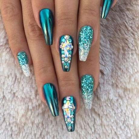 nails-with-glitter-designs-29_17 Cuie cu modele de sclipici