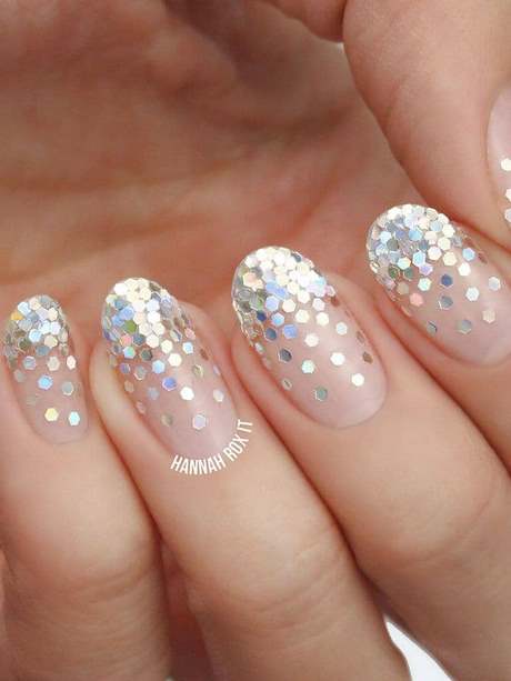 nails-with-glitter-designs-29_18 Cuie cu modele de sclipici