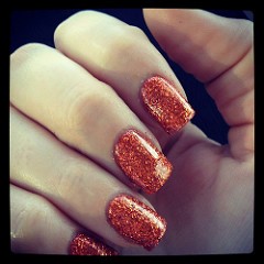 orange-glitter-nails-04_2 Unghii cu sclipici portocalii