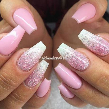 pink-and-glitter-nail-art-40 Arta unghiilor roz și sclipici