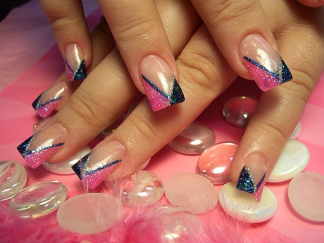 pink-and-glitter-nail-art-40_16 Arta unghiilor roz și sclipici