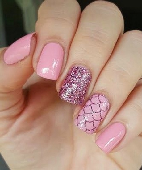 pink-and-glitter-nail-designs-41_12 Modele de unghii roz și sclipici