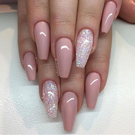pink-and-sparkly-nails-57_19 Unghii roz și strălucitoare