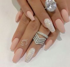 pink-and-white-glitter-nail-designs-32_16 Modele de unghii cu sclipici roz și alb