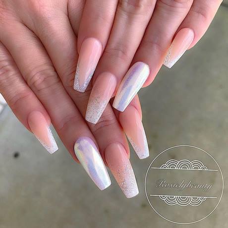 pink-and-white-glitter-nails-72_9 Roz și alb sclipici Unghii