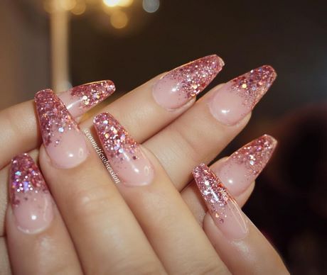 pink-glitter-nail-ideas-24_13 Idei de unghii cu sclipici roz