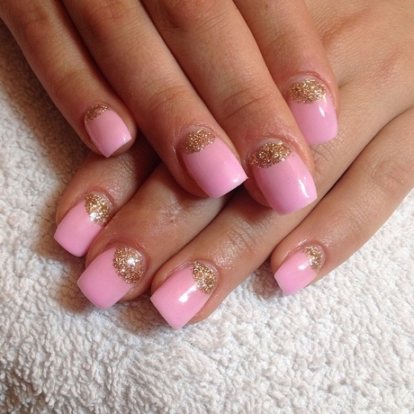 pink-nails-with-gold-glitter-83_13 Unghii roz cu sclipici de aur